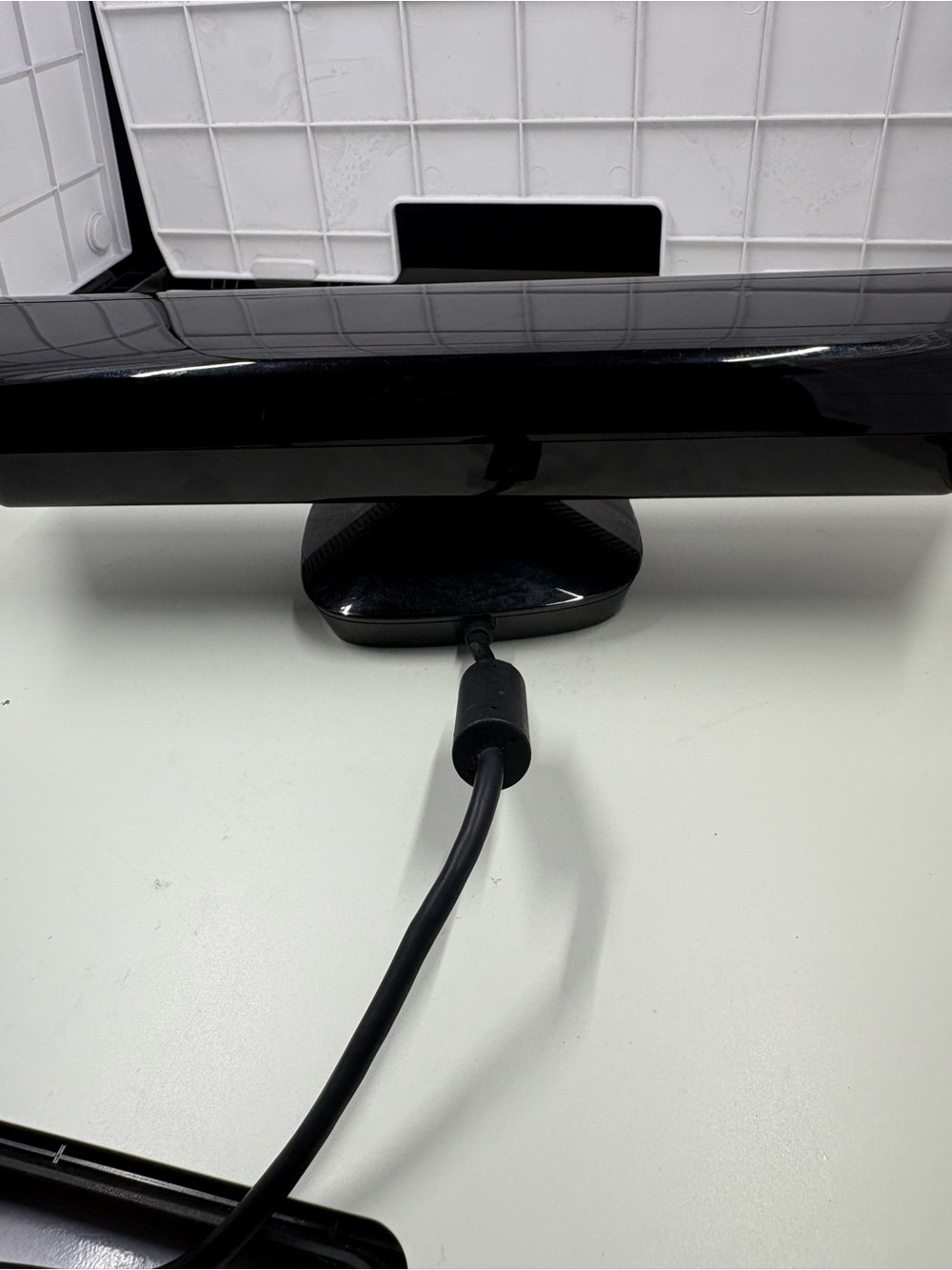Microsoft Xbox 360 Kinect Sensor with Kinect Adventures! - Black - Picture 5 of 6